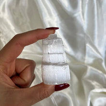 Load image into Gallery viewer, Selenite Tower
