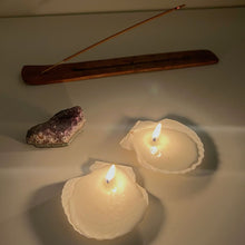 Load image into Gallery viewer, Shell Tea light Candle Sample